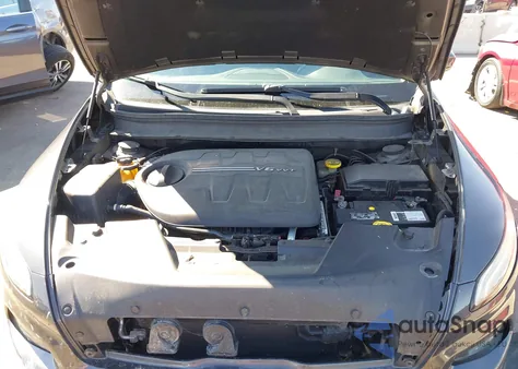 2016 Jeep Cherokee Latitude из США, поврежденный, VIN 1C4PJLCS0GW158842